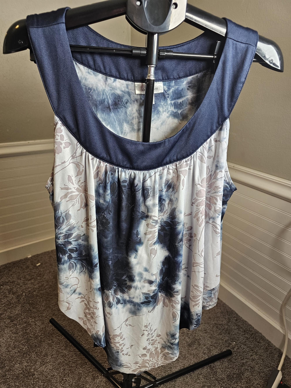 Dress Barn Navy and Cream Floral Scoop Neck Tank